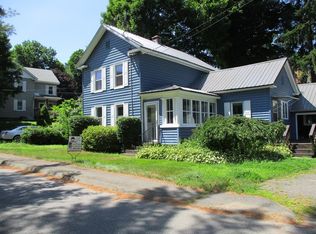 2 Crescent St, Huntington, MA 01050