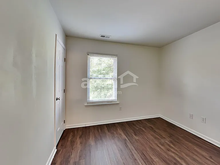 4401 Cobble Creek Ln — Photo 15