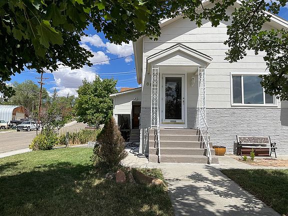 3rd image of 680 W Railroad Ave