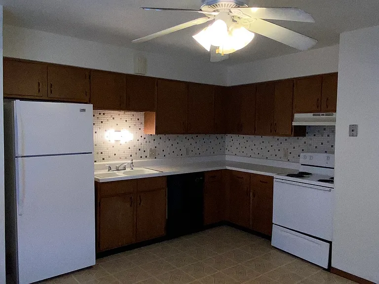 1810 N Belt W #1C — Photo 5