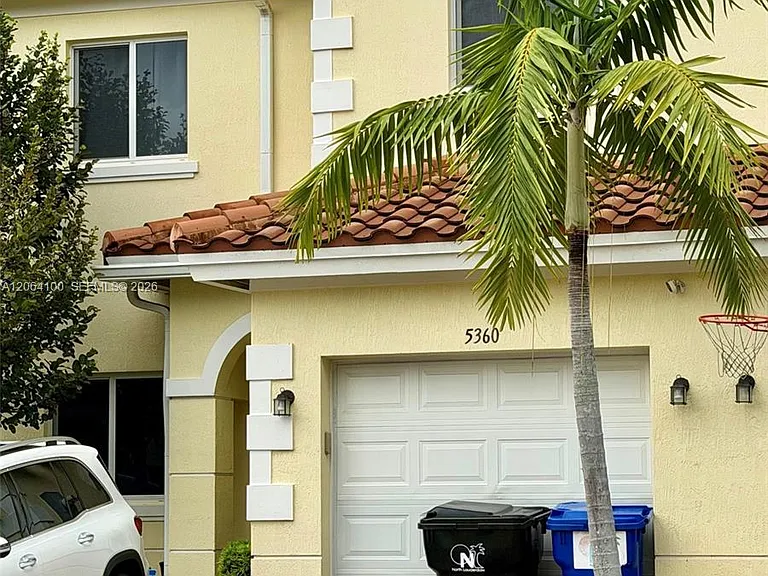 5360 SW 13th Ct — Photo 1