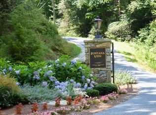 74B Round Top Rd, Almond, NC 28702