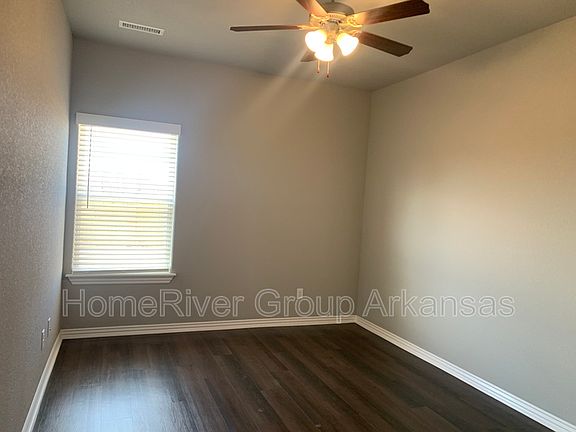 4th image of 1221 Denver Dr