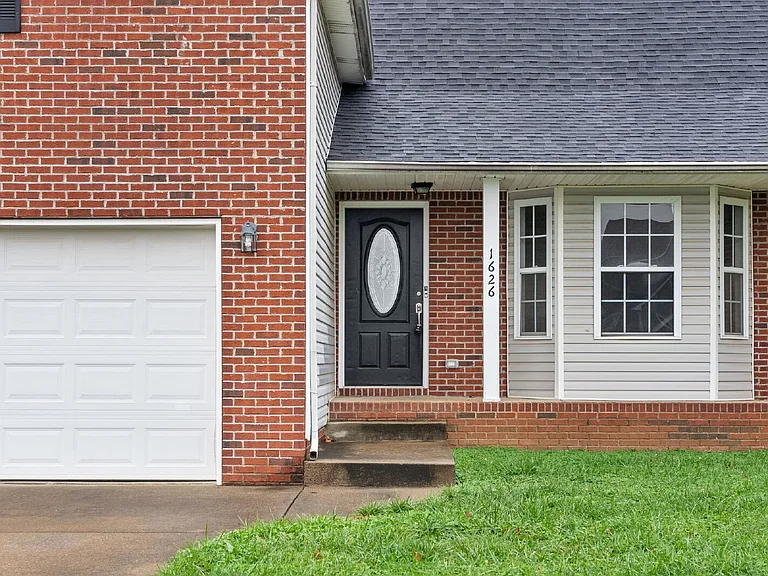 1626 Autumn Dr — Photo 4