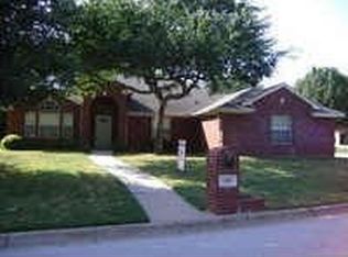 709 Newport Rd, Fort Worth, TX 76120