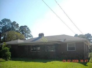 421 Park Ave, Clinton, NC 28328