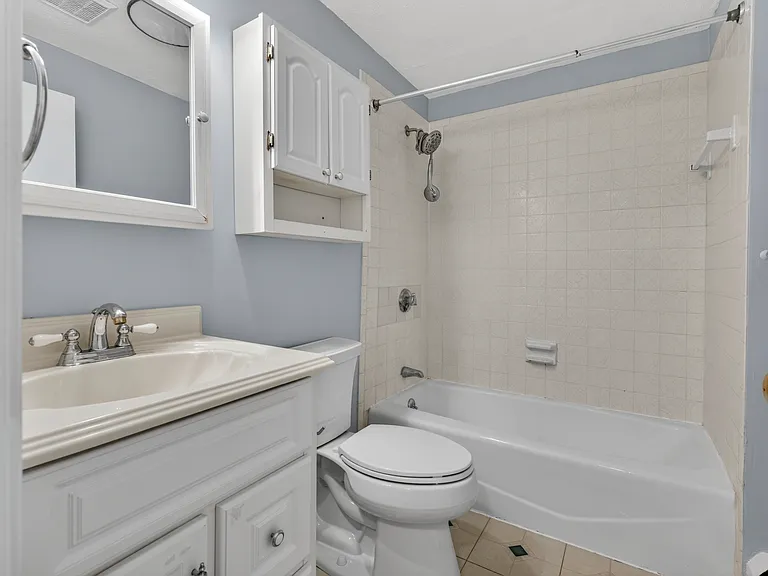 7 Karen Cir #2A — Photo 22
