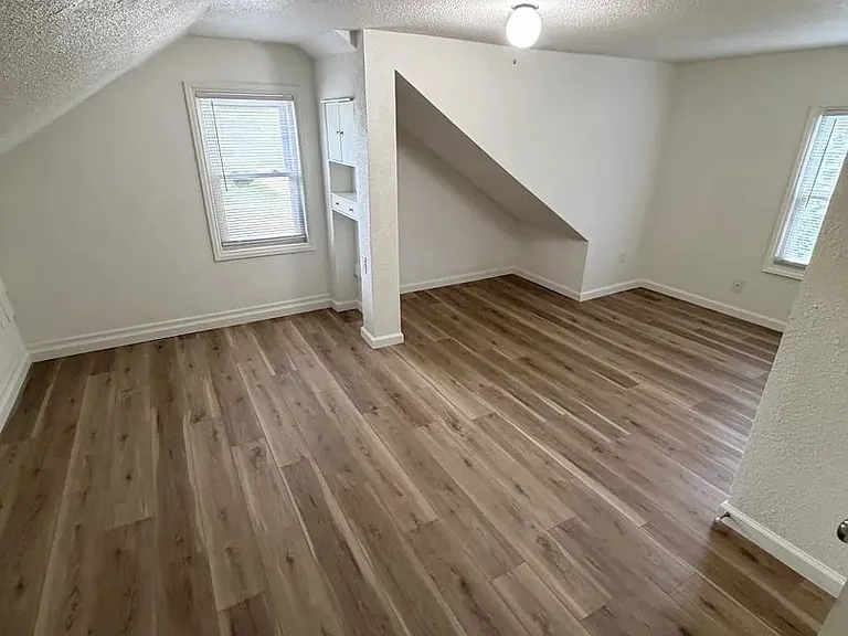 413 Dove St — Photo 10