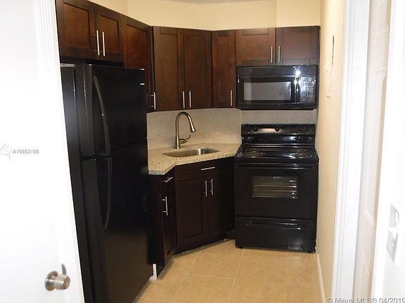 2nd image of 2625 N Andrews Ave APT 219