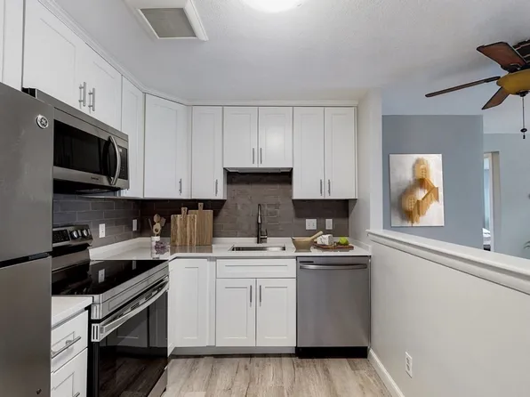 1105 Lexington St Unit 6-11, Waltham, MA 02452