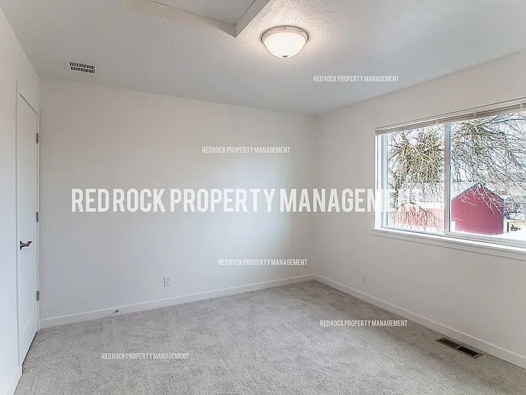 1116 N Davis Ln — Photo 6