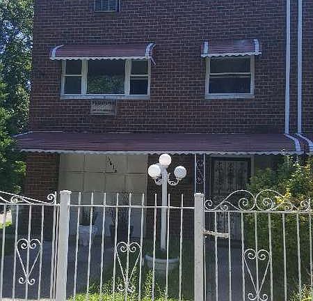 3rd image of 3616 Harper Ave