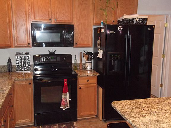 2nd image of 127 Cypress St