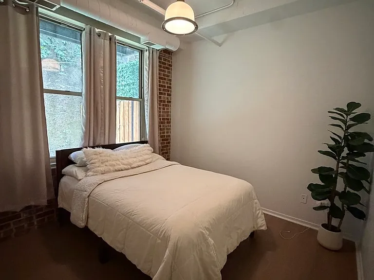 1740 N Maplewood Ave #122 — Photo 8