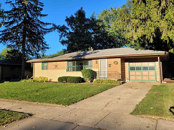3rd image of 1011 N Lexington Dr