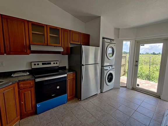 4th image of 87 NE 13th Ave #16