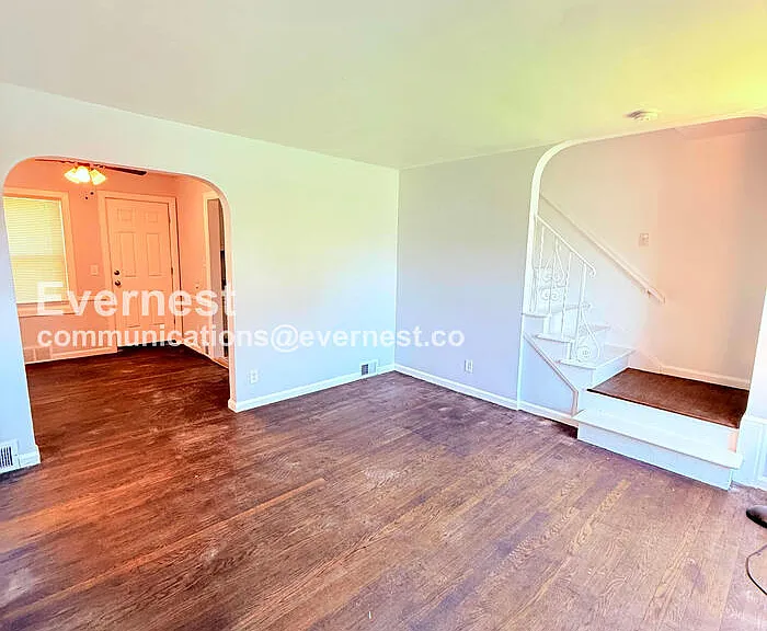 16834 Fairfield St — Photo 5