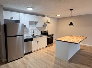 9219 111th Ave NW, Edmonton, AB T5G0A2