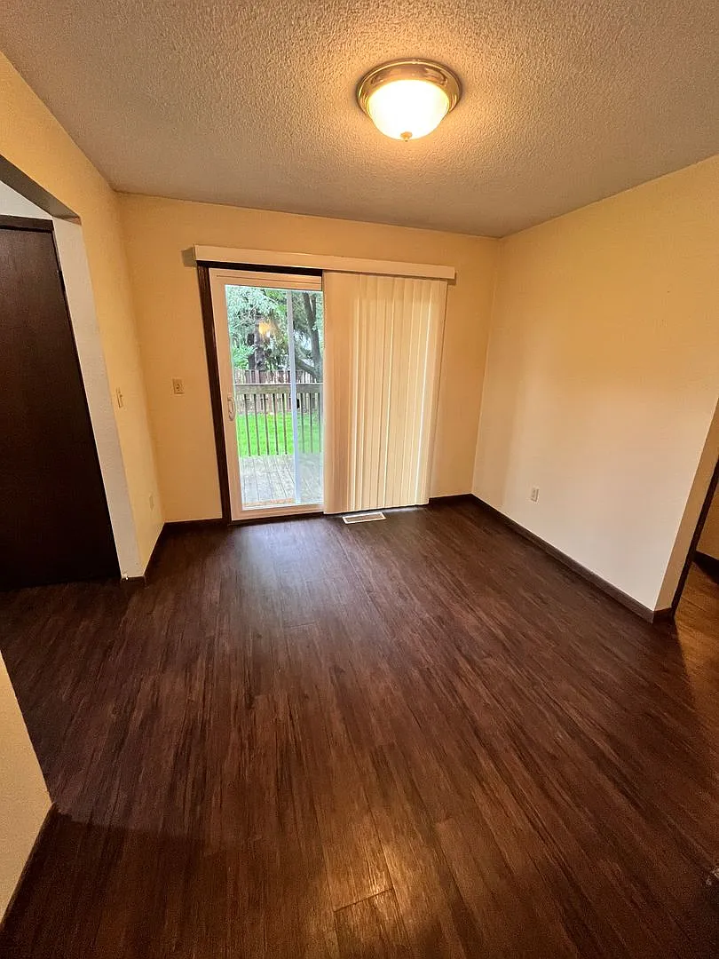 Foster Road Duplexes — Photo 3