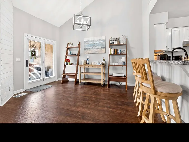 125 Villa View Ct — Photo 29
