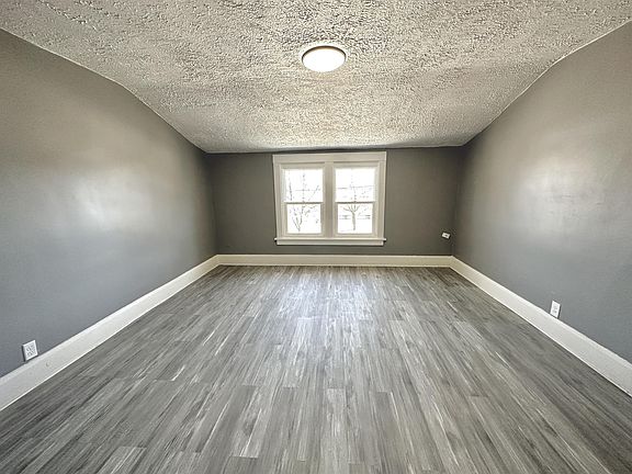 3rd image of 232 Albert Ave #2