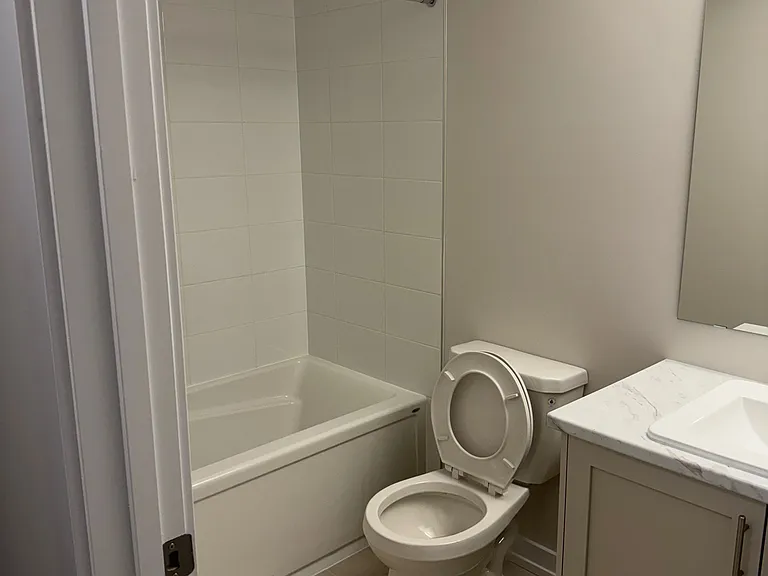 944 Seagrave Ln — Photo 13