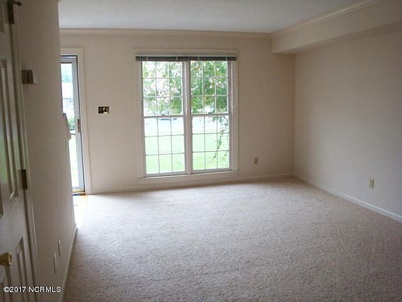 3rd image of 109-55 Oakmont Drive