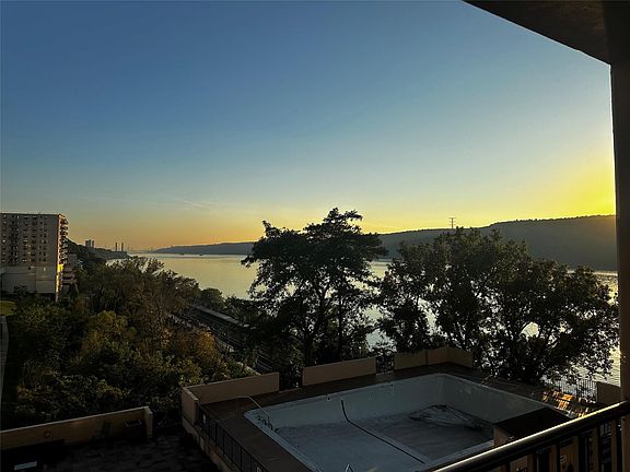 3rd image of 1155 Warburton Ave APT 2B