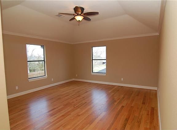 3rd image of 4014 Glenshire St
