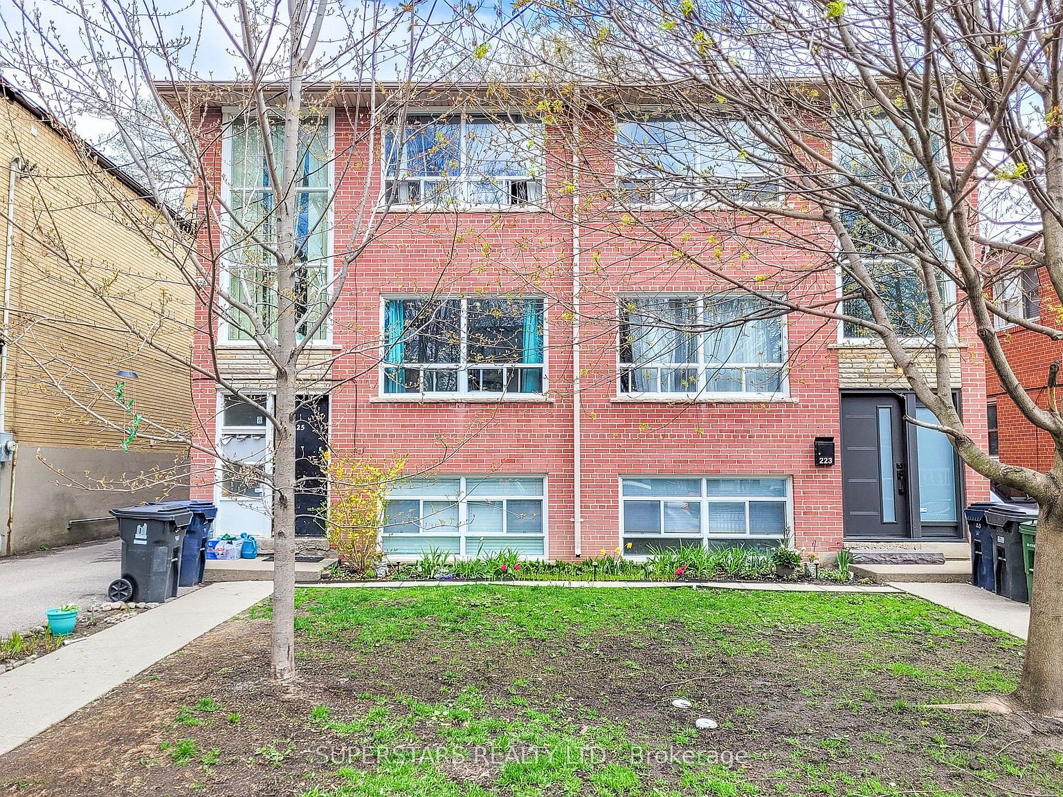 223 Hiawatha Rd 1, Toronto, ON M4L 2Y3 Zillow