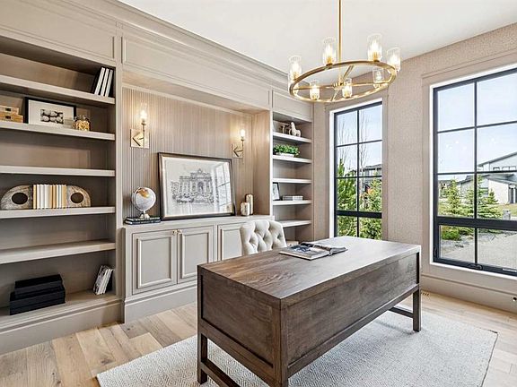 4th image of 151 W Watermark Ave