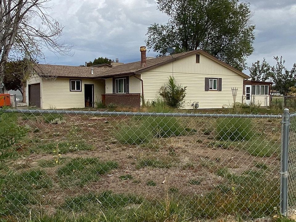 2nd image of 264 E Danbury Cir