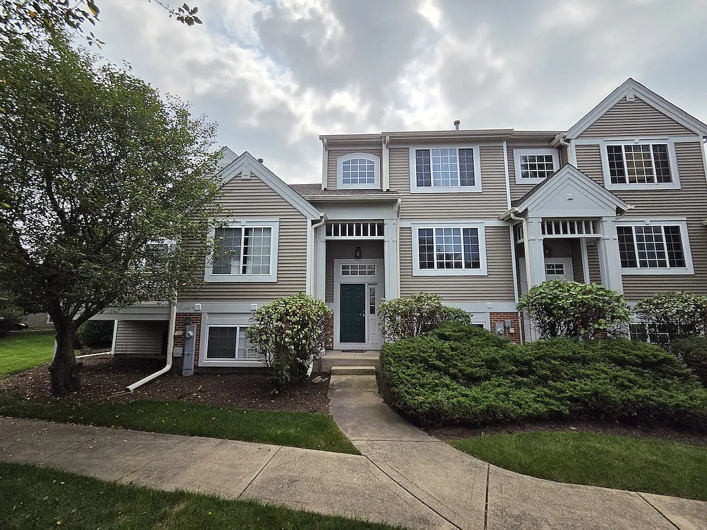 3 bed, 2.5 bath, 1398 sqft, $2,600 — Photo 1