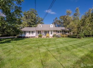 51 Orchardside Dr, Cranbury, NJ 08512
