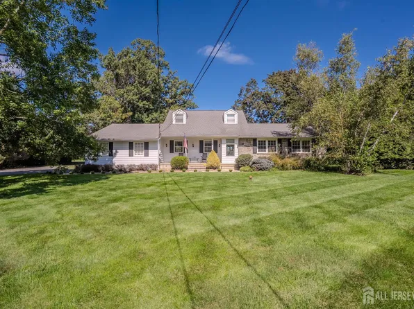 51 Orchardside Dr, Cranbury, NJ 08512