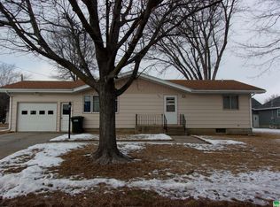 305 James St, Homer, NE 68030