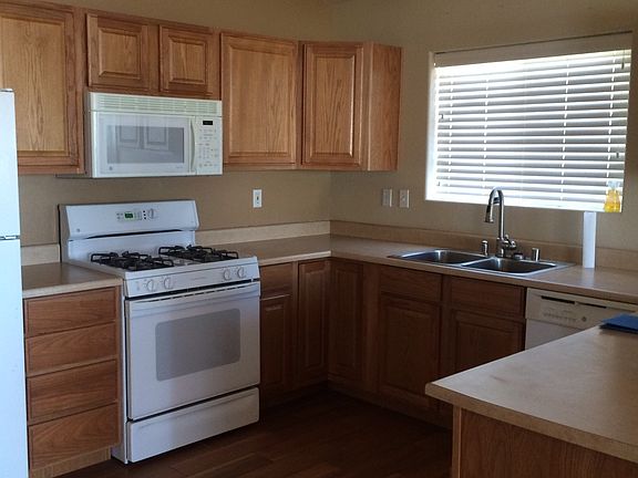 3rd image of 3395 N Yuma St