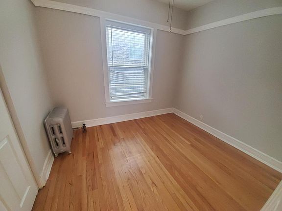 3rd image of 1441 W Lunt Ave APT 1S