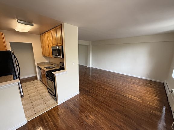 2nd image of 2325 Bell Blvd #4M