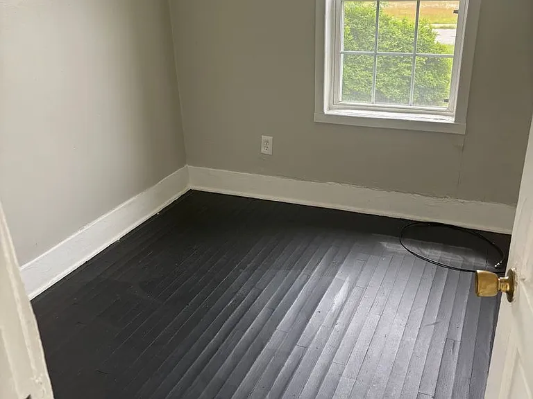 1421 Long Ave — Photo 54