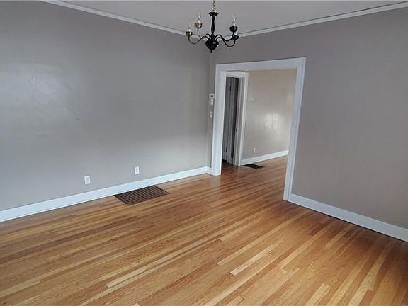 5th image of 909 State St
