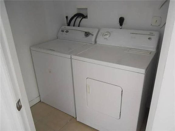 4th image of 8244 NW 107th Path Unit 8