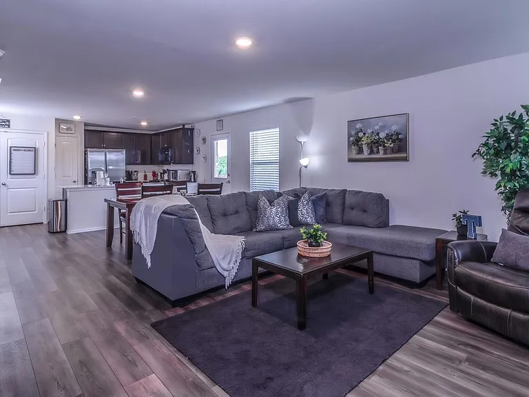 2725 Blackbuck Ct — Photo 3