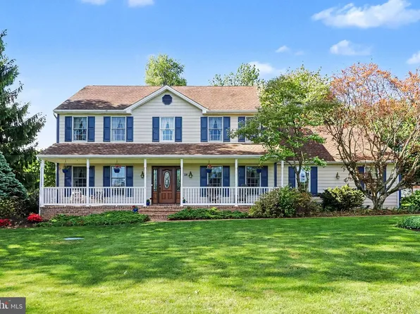 18 Minich Dr, Carlisle, PA 17015