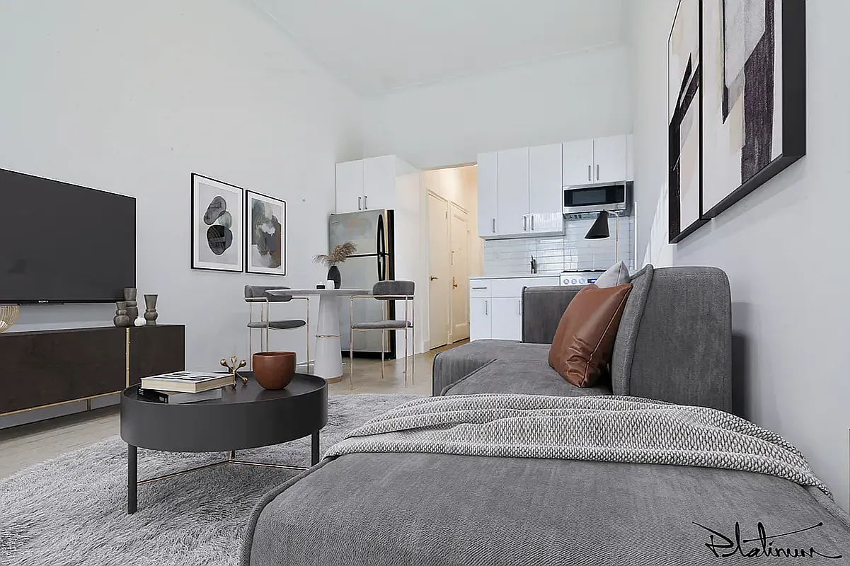 210 East 38th Street — Photo 3