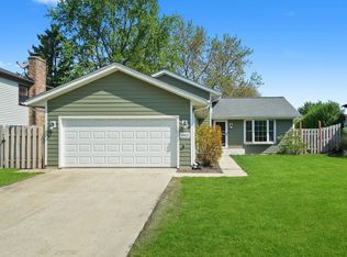 1012 Concord Dr, Bartlett, IL 60103