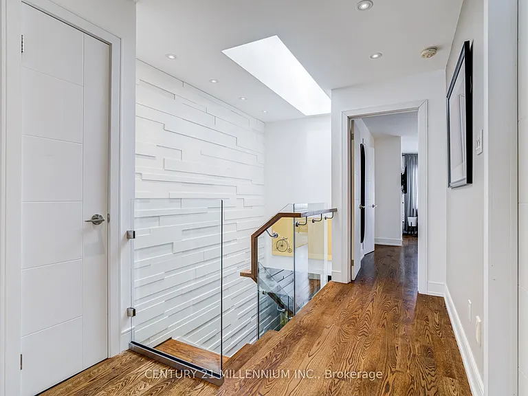 30 Queensmill Ct — Photo 22