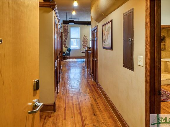 5th image of 122 W Broughton St #207-207-20