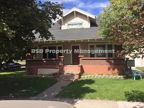 425 Maple St Photo 1