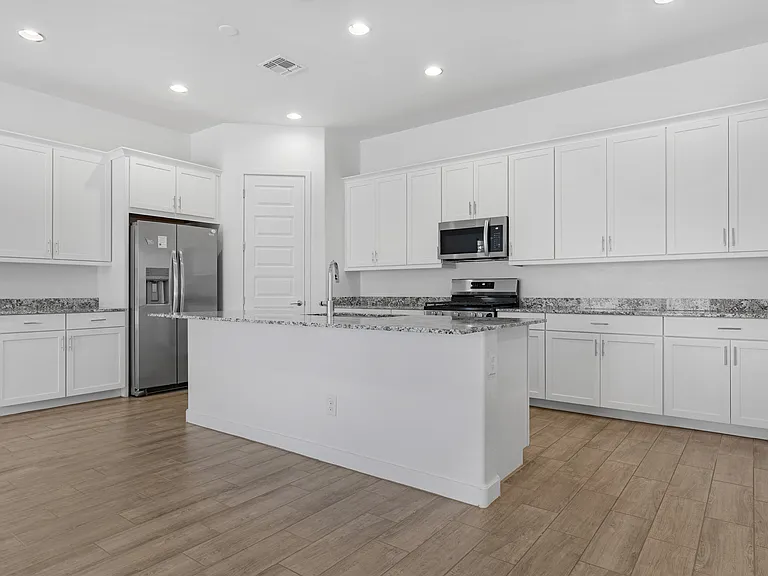 20132 W Catalina Dr — Photo 4